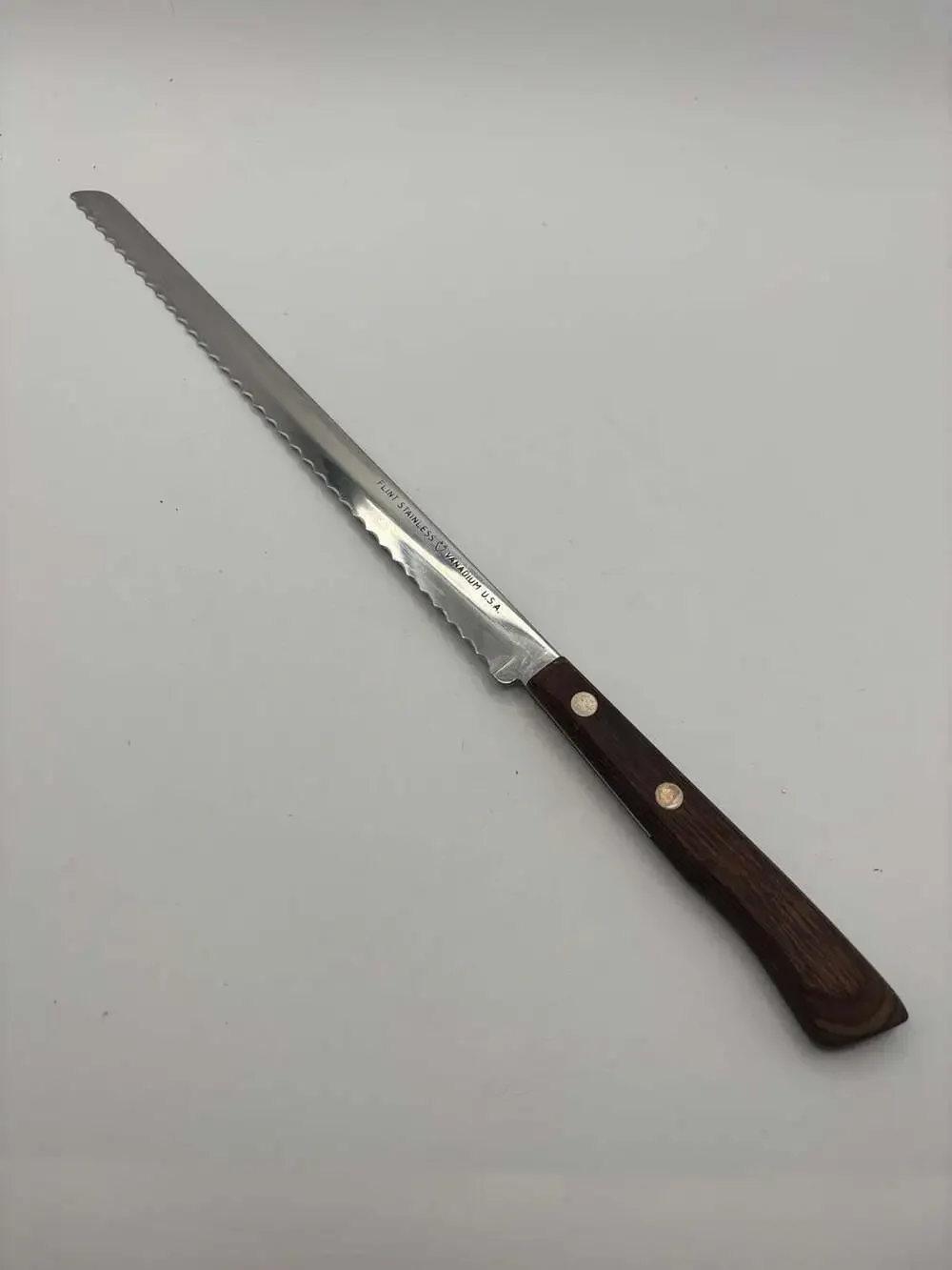 Vintage EKCO Flint Stainless Vanadium Serrated Bread Knife with Wooden Handle